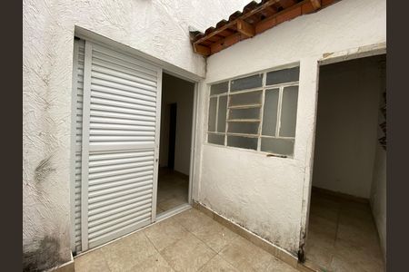 Apartamento à venda com 1300m², 2 quartos e sem vaga Apartamento à venda com 1300m², 2 quartos e sem vagaQuintal