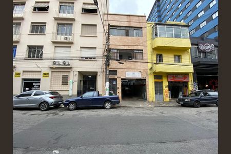 Apartamento à venda com 1300m², 2 quartos e sem vaga Apartamento à venda com 1300m², 2 quartos e sem vagaFachada