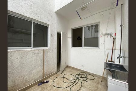 Apartamento à venda com 1300m², 2 quartos e sem vaga Apartamento à venda com 1300m², 2 quartos e sem vagaArea de Serviço