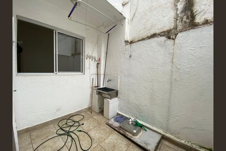 Apartamento à venda com 1300m², 2 quartos e sem vaga Apartamento à venda com 1300m², 2 quartos e sem vagaArea de Serviço