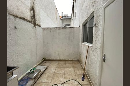 Apartamento à venda com 1300m², 2 quartos e sem vaga Apartamento à venda com 1300m², 2 quartos e sem vagaArea de Serviço