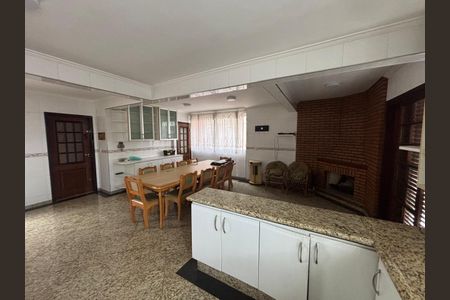 Casa à venda com 4 quartos, 500m² em Alto da Lapa, São Paulo