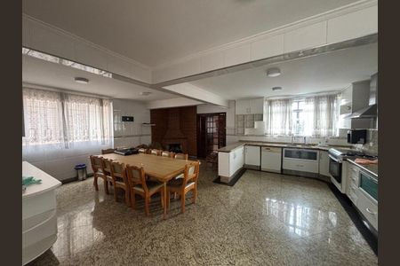 Casa à venda com 4 quartos, 500m² em Alto da Lapa, São Paulo