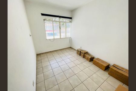 Casa à venda com 240m², 5 quartos e sem vaga
