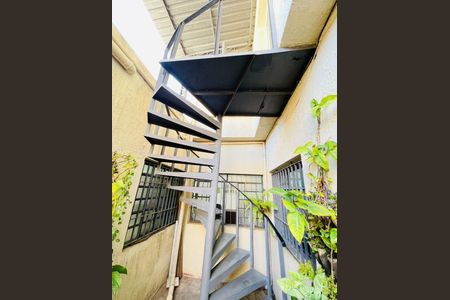 Casa à venda com 240m², 5 quartos e sem vaga