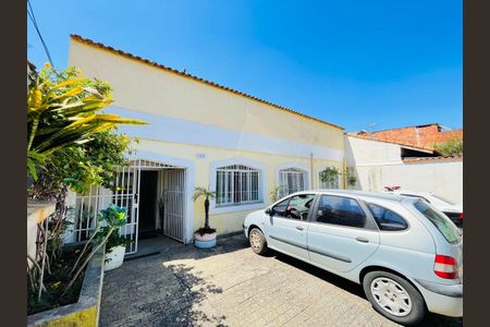 Casa à venda com 240m², 5 quartos e sem vaga