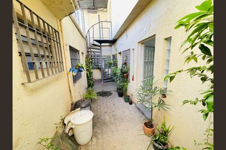 Casa à venda com 240m², 5 quartos e sem vaga