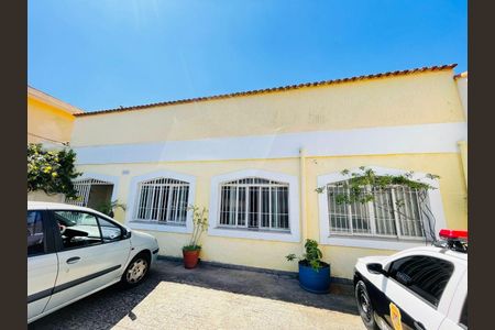 Casa à venda com 240m², 5 quartos e sem vaga