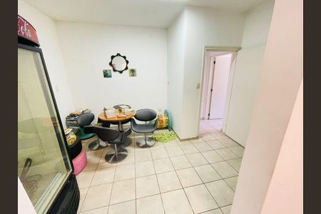 Casa à venda com 240m², 5 quartos e sem vaga
