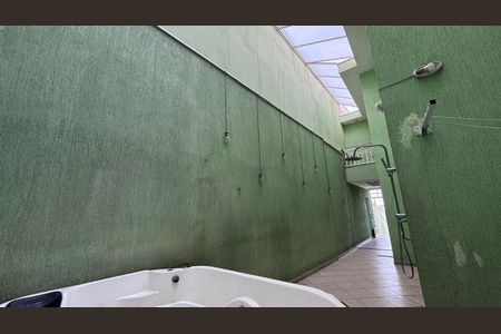 Casa à venda com 130m², 3 quartos e 4 vagas