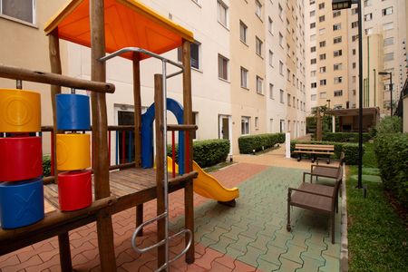 Apartamento para alugar com 38m², 1 quarto e sem vaga Apartamento para alugar com 38m², 1 quarto e sem vagaÁrea comum - Playground