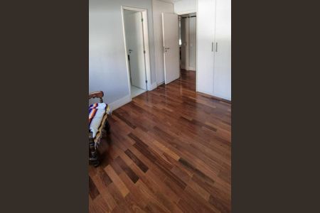 Apartamento à venda com 132m², 3 quartos e 2 vagasFoto 01