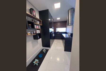 Apartamento à venda com 243m², 3 quartos e 3 vagasCOZINHA