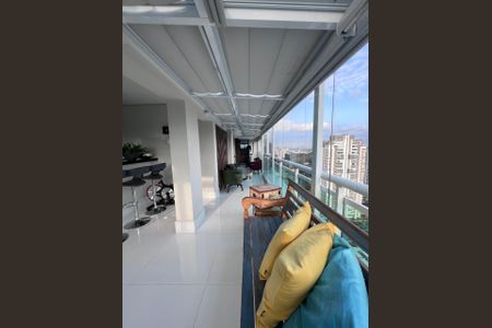 Apartamento à venda com 243m², 3 quartos e 3 vagasAREA INTERNA