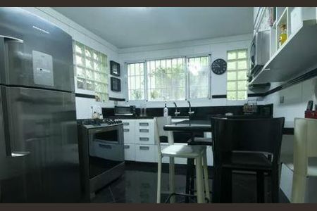 Casa à venda com 3 quartos, 250m² em Imirim, São Paulo