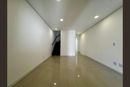 Foto 04 de casa à venda com 3 quartos, 105m² em Vila Paiva, São Paulo