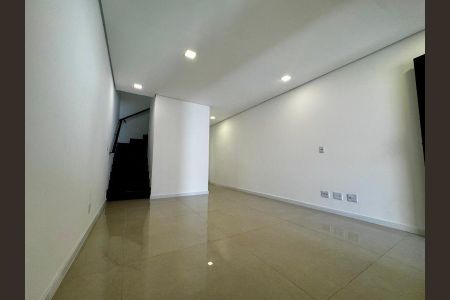 Foto 05 de casa à venda com 3 quartos, 105m² em Vila Paiva, São Paulo