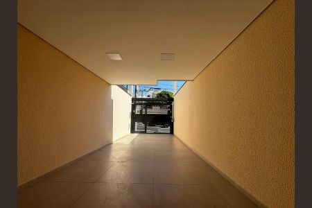 Casa à venda com 105m², 3 quartos e 2 vagasFoto 01