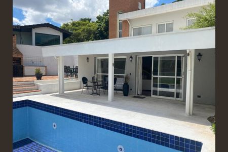 Casa de condomínio à venda com 460m², 5 quartos e 6 vagas Casa de condomínio à venda com 460m², 5 quartos e 6 vagasFoto 02