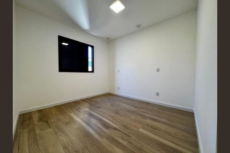 Foto 01 de casa à venda com 2 quartos, 95m² em Vila Paiva, São Paulo