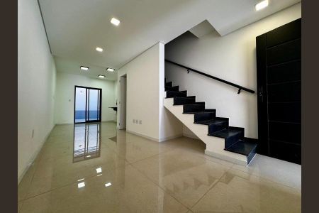 Casa à venda com 95m², 2 quartos e 2 vagasFoto 01
