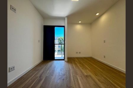 Foto 01 de casa à venda com 2 quartos, 95m² em Vila Paiva, São Paulo
