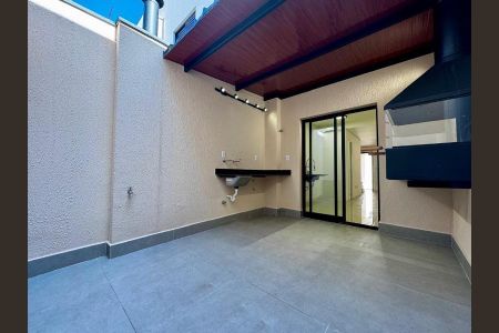 Casa à venda com 95m², 2 quartos e 2 vagasFoto 01