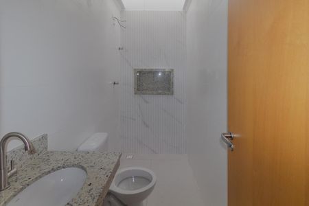 Casa de condomínio à venda com 75m², 2 quartos e 1 vaga Casa de condomínio à venda com 75m², 2 quartos e 1 vagaBanheiro da Suíte