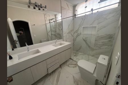 Casa à venda com 3 quartos, 550m² em Bela Aliança, São Paulo