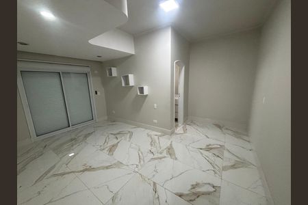 Casa à venda com 3 quartos, 550m² em Bela Aliança, São Paulo