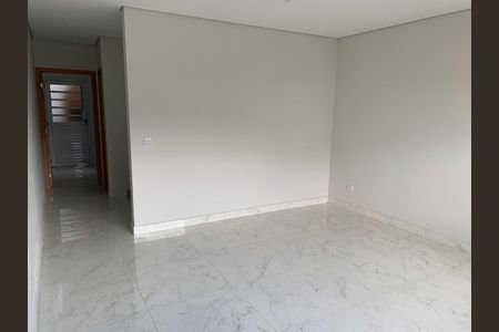Casa à venda com 100m², 2 quartos e 2 vagas