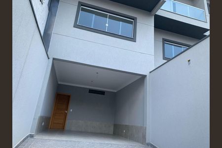 Casa à venda com 100m², 2 quartos e 2 vagas
