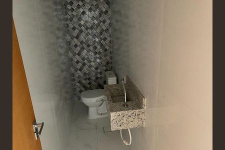 Casa à venda com 100m², 2 quartos e 2 vagas