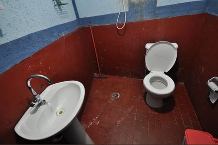 Casa à venda com 196m², 2 quartos e 1 vagaBanheiro 2