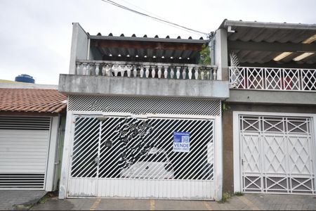 Casa à venda com 196m², 2 quartos e 1 vaga Casa à venda com 196m², 2 quartos e 1 vagaFachada