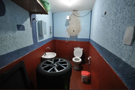 Casa à venda com 196m², 2 quartos e 1 vagaBanheiro 2