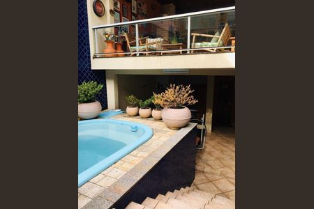 Casa à venda com 150m², 3 quartos e 2 vagas