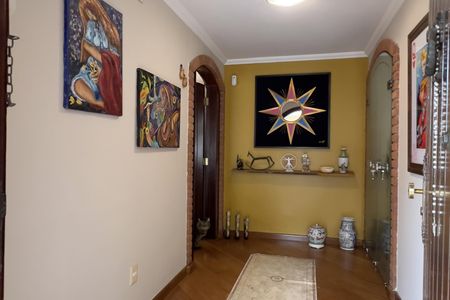 Casa para alugar com 575m², 3 quartos e 5 vagasEntrada