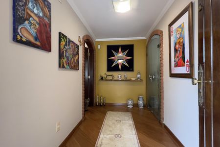 Casa para alugar com 575m², 3 quartos e 5 vagasEntrada
