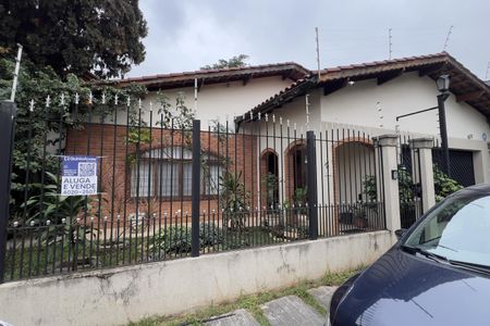 Casa para alugar com 575m², 3 quartos e 5 vagasFachada com placa