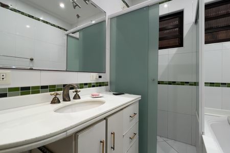 Casa para alugar com 575m², 3 quartos e 5 vagasBanheiro da Suíte 2