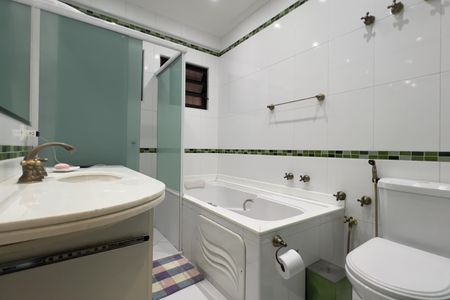 Casa para alugar com 575m², 3 quartos e 5 vagasBanheiro da Suíte 2
