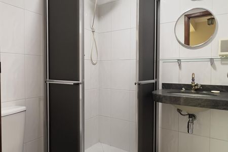 Casa para alugar com 575m², 3 quartos e 5 vagasBanheiro da Edícula