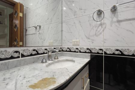 Casa para alugar com 575m², 3 quartos e 5 vagasBanheiro da Suíte 1