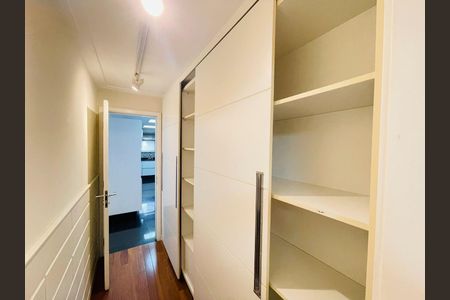 Apartamento à venda com 366m², 4 quartos e 5 vagas