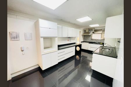 Apartamento à venda com 366m², 4 quartos e 5 vagas