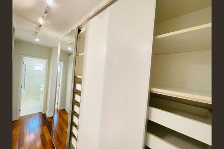 Apartamento à venda com 366m², 4 quartos e 5 vagas