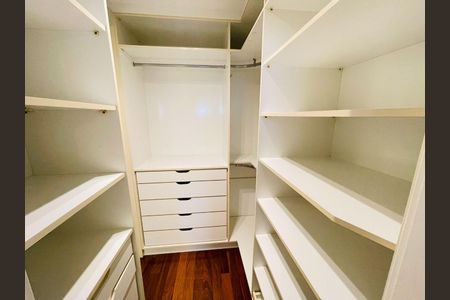 Apartamento à venda com 366m², 4 quartos e 5 vagas
