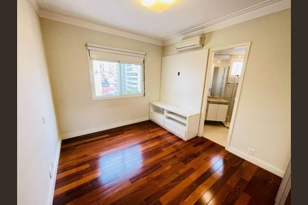 Apartamento à venda com 366m², 4 quartos e 5 vagas