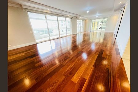 Apartamento à venda com 366m², 4 quartos e 5 vagas